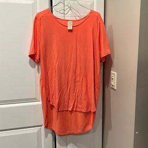 A coral Highlow Shirt